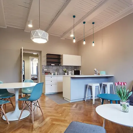 Apartment Playroom Ii *